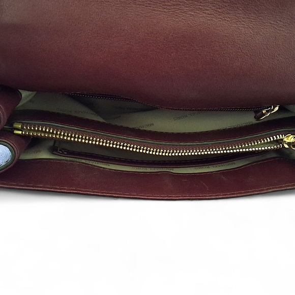 Michael Kors Sloan Editor Velvet Bag - Picture 13 of 15